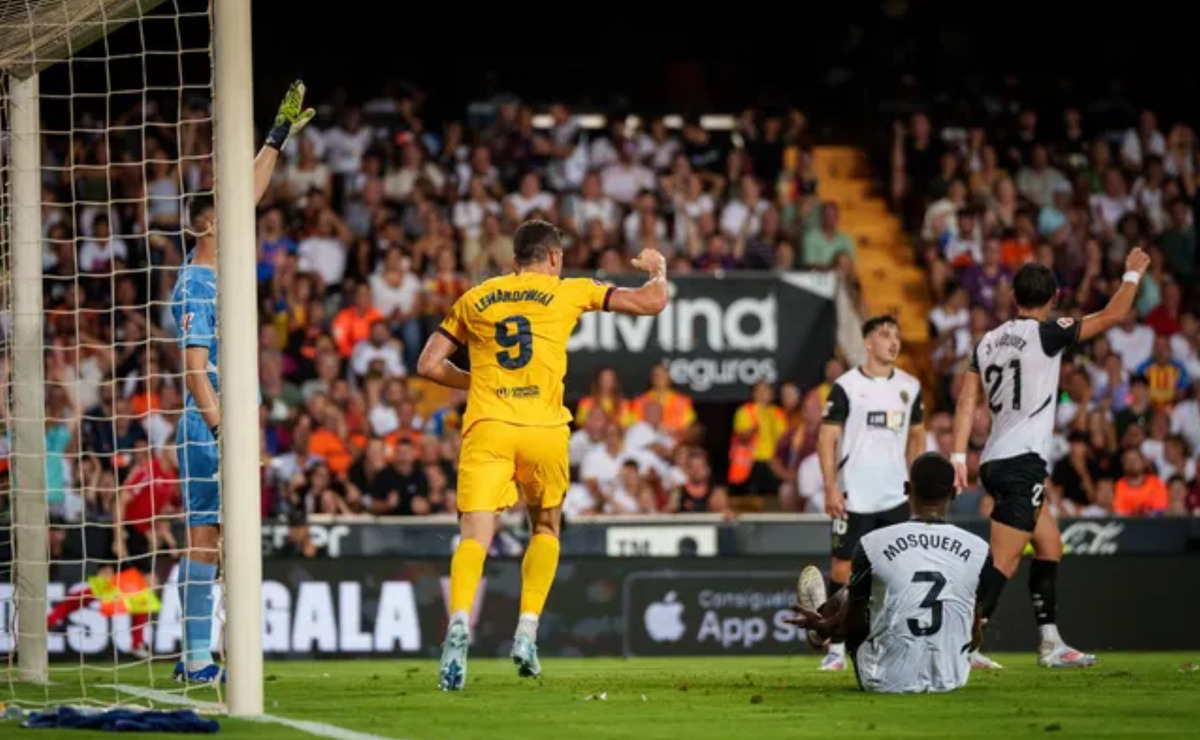 Lewandowski first goal of the season